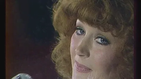 Алла Пугачева - Миллион алых роз (Песня 1983)