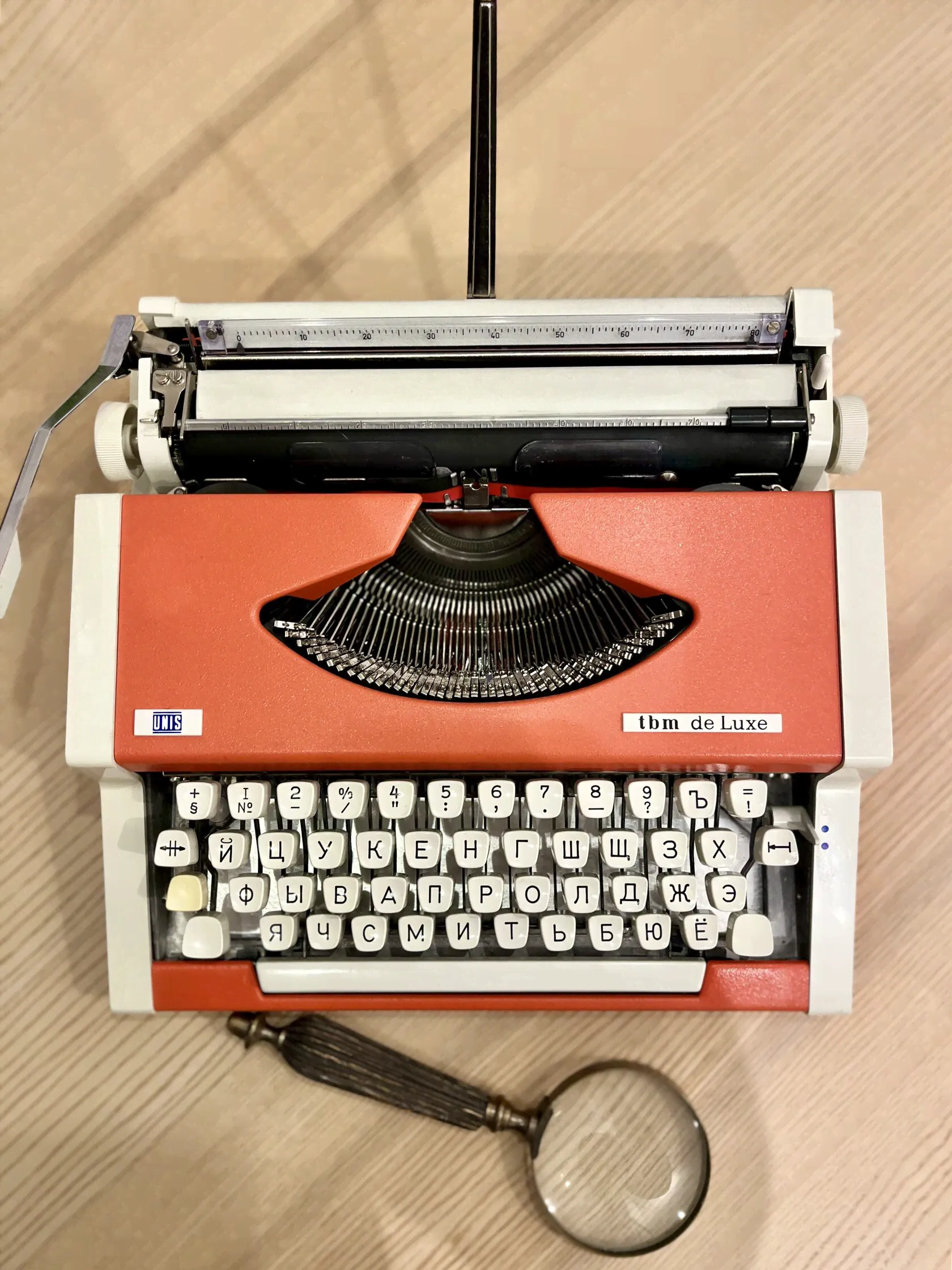 Unis TBM DE Luxe Red