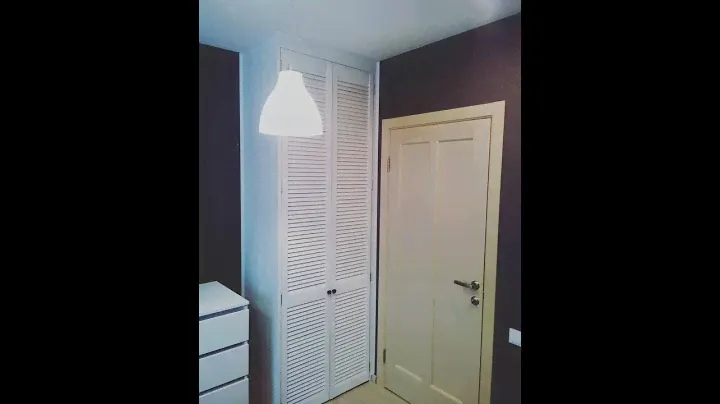 ШКАФ ИЗ ДВЕРЕЙ ЖАЛЮЗИ
